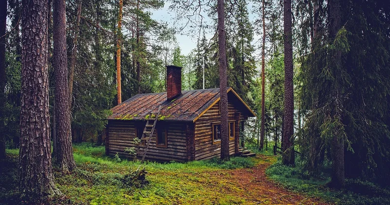 Dormir dans une bulle ou une cabane en Occitanie : ce qu'il faut savoir