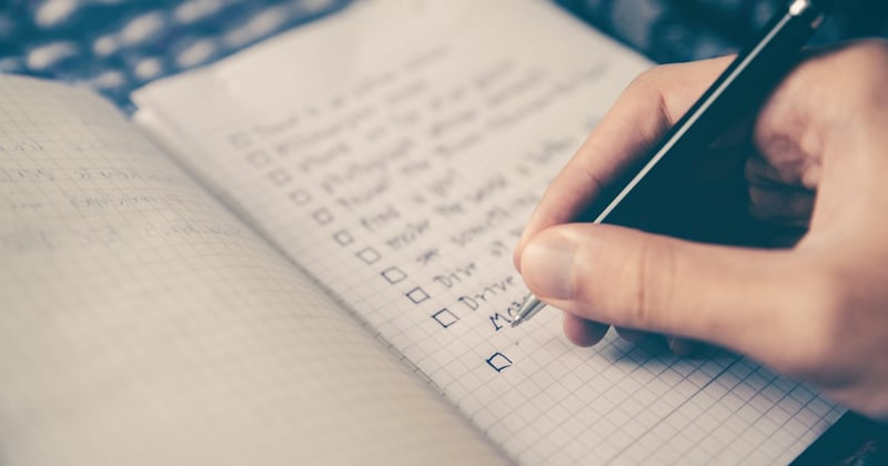 Organiser une escapade en amoureux : la checklist complète
